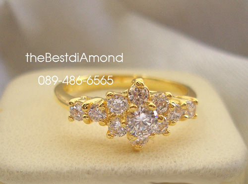 BR419+++แหวนดอกไม้แบบแถว++ แบบน่ารักมากๆๆ เพชรก็วิ๊งๆ สวยสุดๆๆ แบบเรียบ เก๋ ดูดี แต่ไม่เวอร์ ใส่แล้วขับนิ้วให้สวยเด่นค่ะ