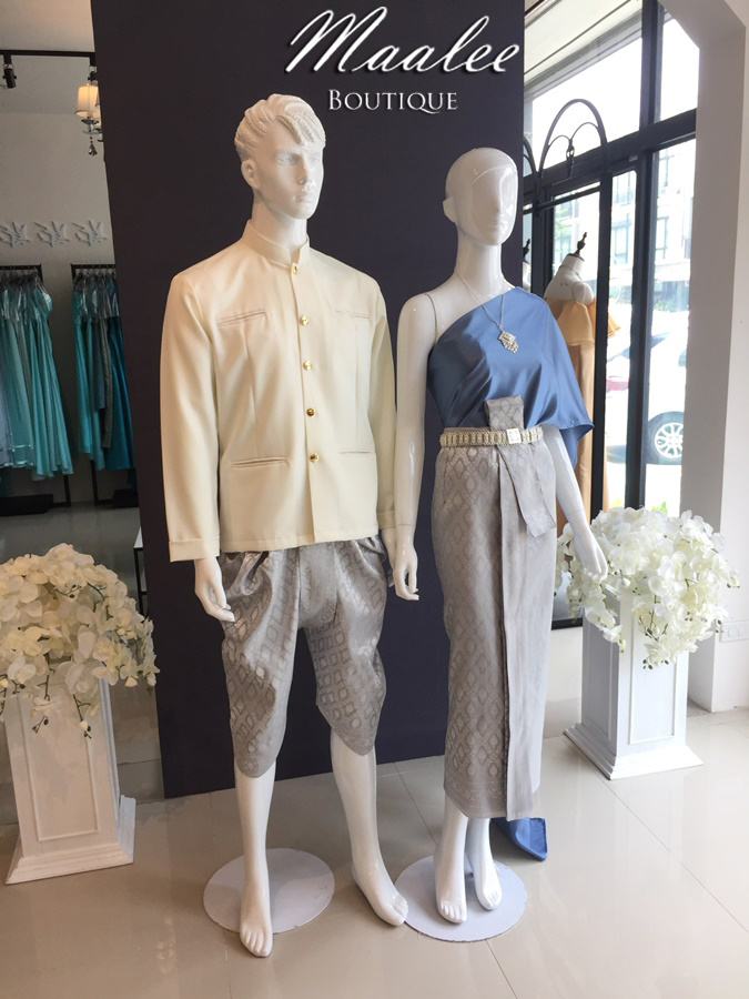 เช่า ชุดไทย ชุดเพื่อนเจ้าสาว ชุดไทยผ้าถุงสีเทาเงิน สไบเรียบ สีเทาอมฟ้า