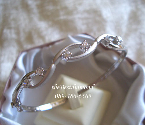 BL011RD+กำไลเพชรตัว S เพชร 6 เม็ด+กำไลน่ารักๆๆ ดูเป็นรูป s หรือ เกลียวก็ได้ โดยแต่ละเกลียวฝังเพชร 2 เม็ด ชุปงานซาตินผสมงานทองเงาๆ ดีไซน์สวย ไม่เวอร์