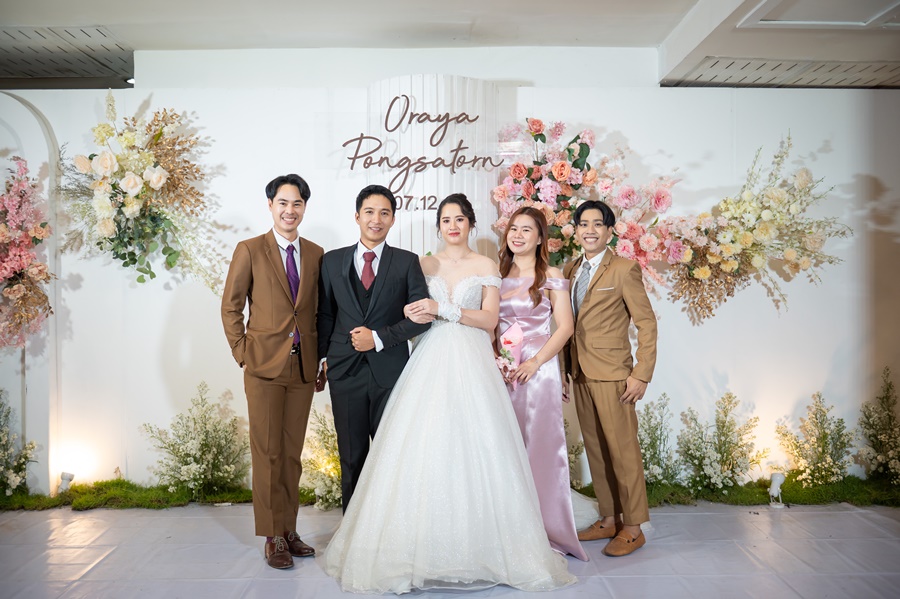 พร้อมเช่า ชุดสูทชาย สีน้ำตาล คลาสสิก รุ่นกระดุมเดียว (พร้อมเสื้อกั๊ก)