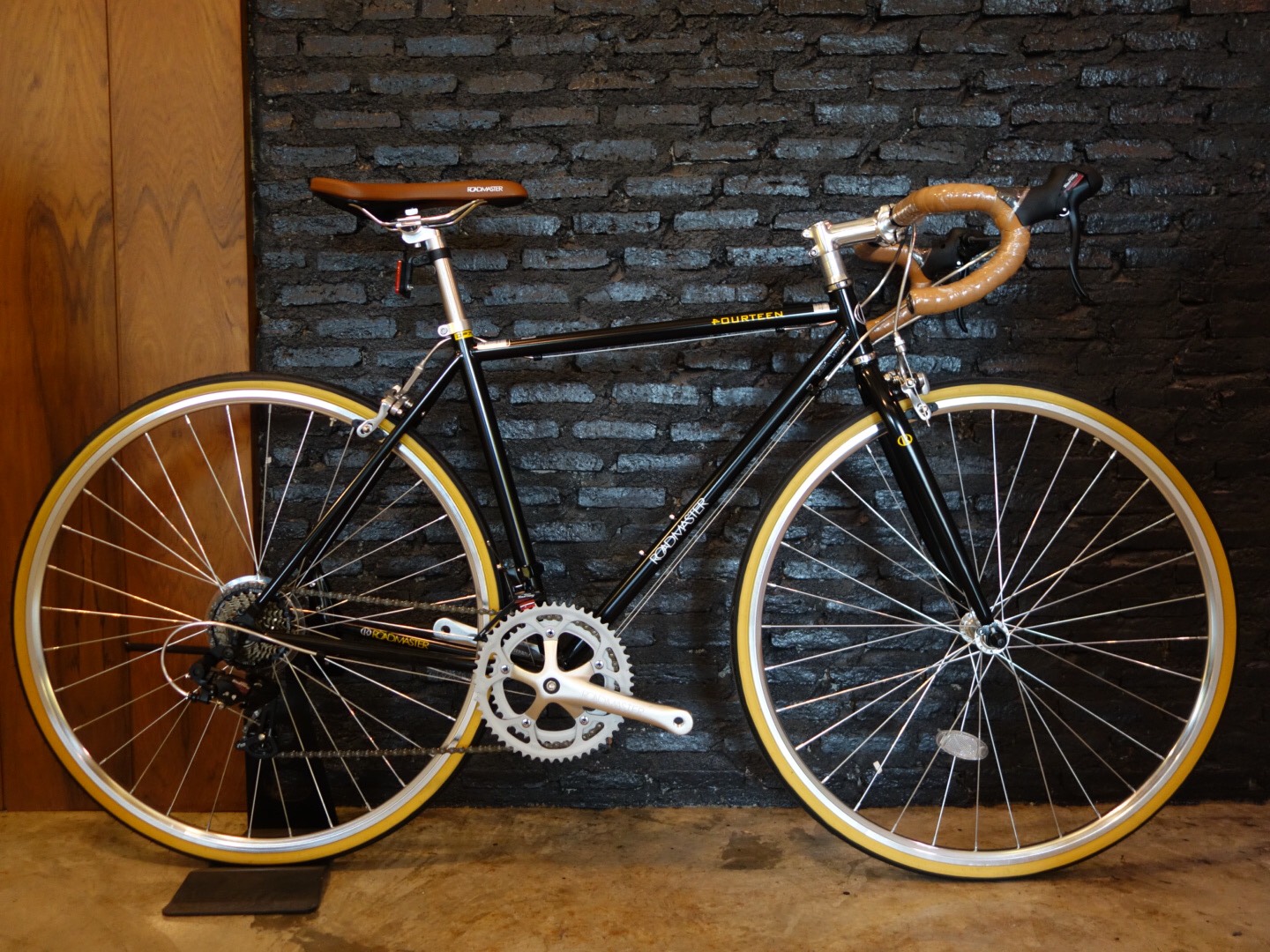 จักรยานเสือหมอบ Roadmaster FOURTEEN เฟรมเหล็ก เกียร์ชิมาโน่ 14 สปีด ล้อ 700c