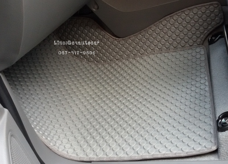 ผ้ายางปูพื้นรถยนต์ Toyota Vigo Cab กระดุมสีเทาขอบเทา