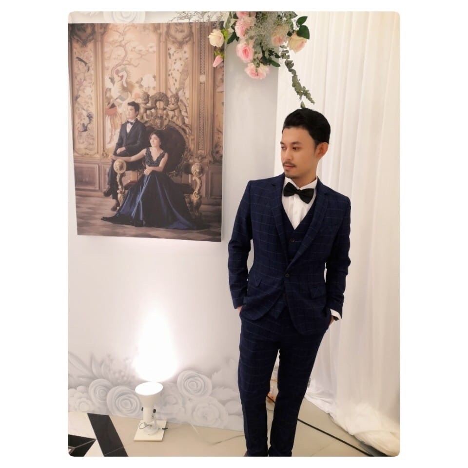 พร้อมเช่า ชุดสูทชาย สีน้ำเงิน ลายตาราง ทรงเข้ารูป สไตล์เกาหลี พร้อมเสื้อกั๊ก