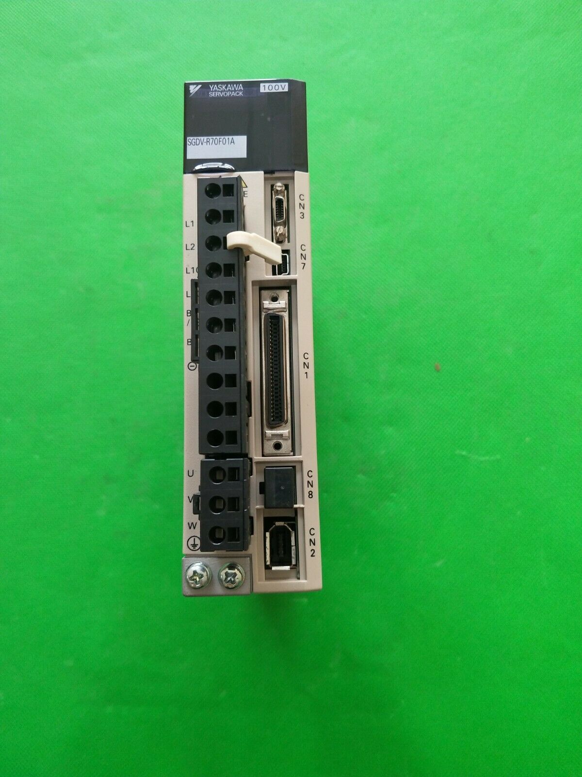 SERVO DRIVE " YASKAWA " รุ่น SGDV-R70F01A001000