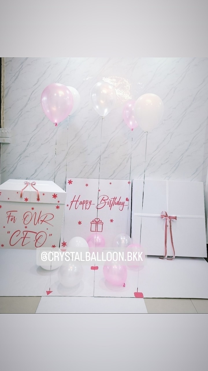 Happy Birthday Surprise Box กล่องเซอร์ไพรส์วันเกิด Theme สีขาว-ชมพู พร้อมตกแต่ง ลูกโป่ง 5 ลูก สามารถใส่รูปได้ 3 รูป สามารถเปลี่ยนสีลูกโป่ง/เปลี่ยนข้อความได้