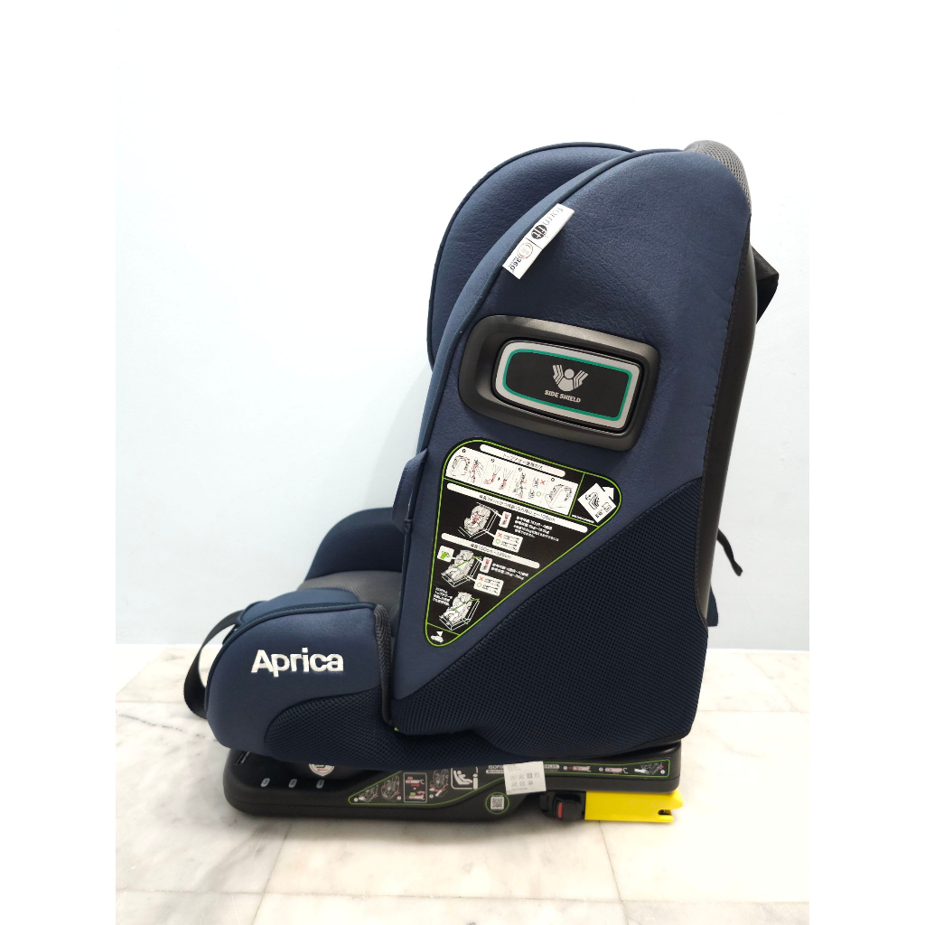 Aprica รุ่น New Formfit