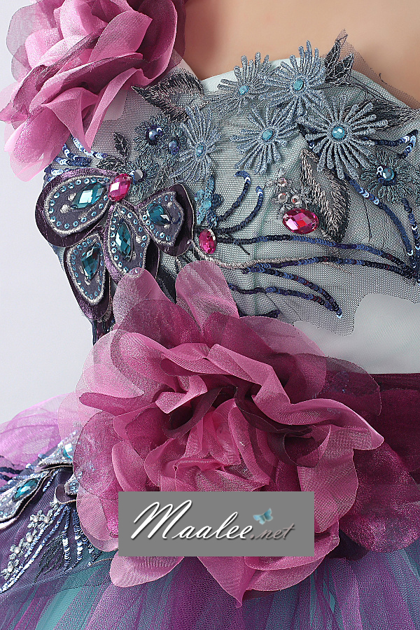 พร้อมเช่า ชุดแฟนซี ชุดราตรียาว ไหล่เฉียง สีฟ้ามิ้นต์ แต่งผ้าโปรงสีม่วง ประดับเลื่อมและดอกไม้