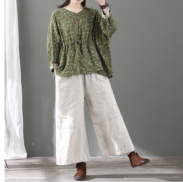 เสื้อคอวีผ้าฝ้ายลายดอกไม้