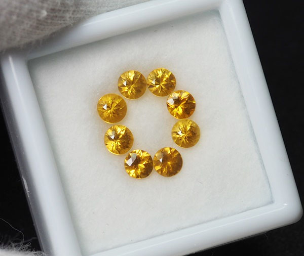 บุษราคัม( Yellow Sapphire) 1.48 กะรัต 8 ชิ้น