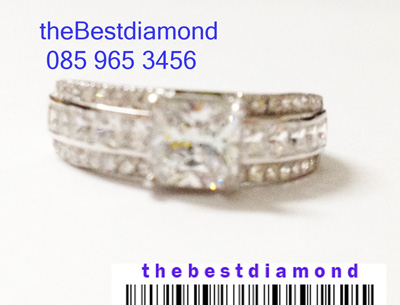 BR235RD+++แหวนเพชรcz สี่เหลี่ยม บ่าข้าง3แถว ดูดี เหมือนออกจากร้านจิว ไฮโซ สุดๆๆ ดูดีมีดีไซน์ เพชรเหลี่ยม Heart&Arrow