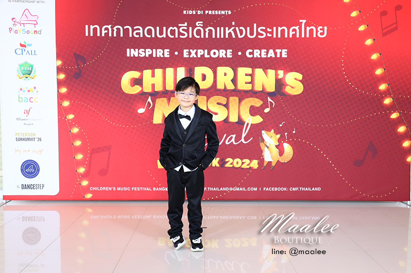 พร้อมเช่า ชุดสูทเด็กชาย สีดำ เนื้อกากเพชร แบบหรูหรา **พร้อมเช่า 120,130,140,150,160,170**