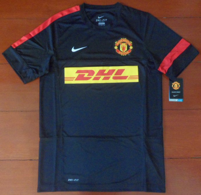 เสื้อฟุตบอล ทีมสโมสรแมนเชสเตอร์ ยูไนเต็ด ชุดฝึกซ้อม 2011/12 ใหม่ M-Size / MANCHESTER UNITED Football Shirt Training Kit 2011/12 Jersey NEW M-Size