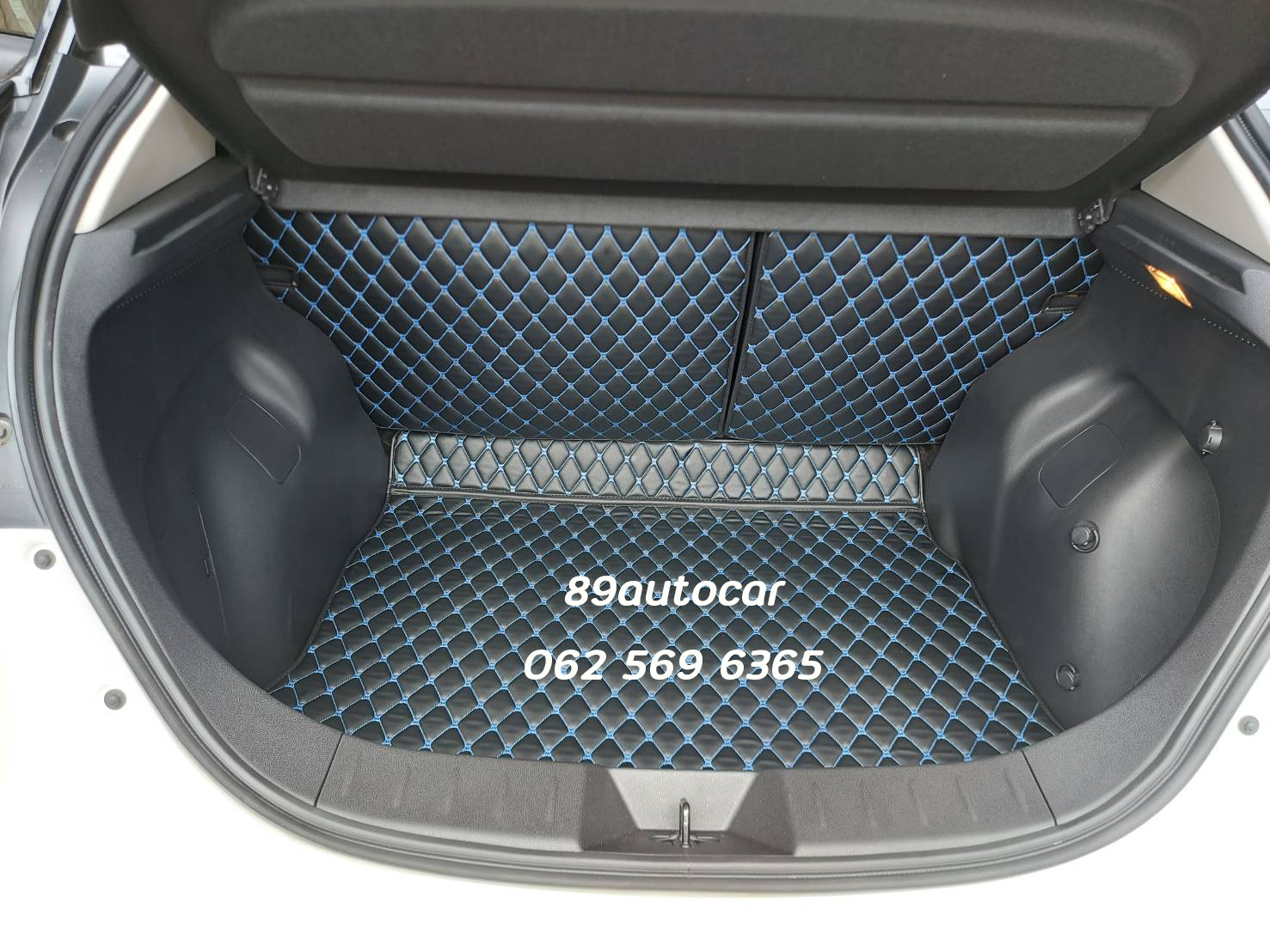 พรมรถยนต์ Nissan Leaf ปูพรม6D สีดำด้ายฟ้า เต็มคัน