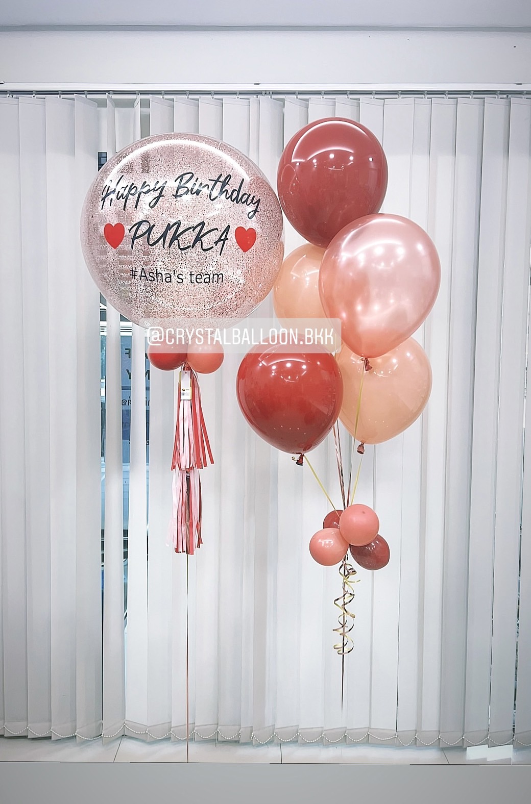 ลูกโป่ง วันเกิด Bubble ขนาด 24" Theme สีแดง พร้อม ช่อลูกโป่ง ช่อ 5 ลูก 1 ช่อ พร้อมตกเเต่ง สามารถเปลี่ยนสีลูกโป่ง/เปลี่ยนข้อความ/เปลี่ยนขนาดได้