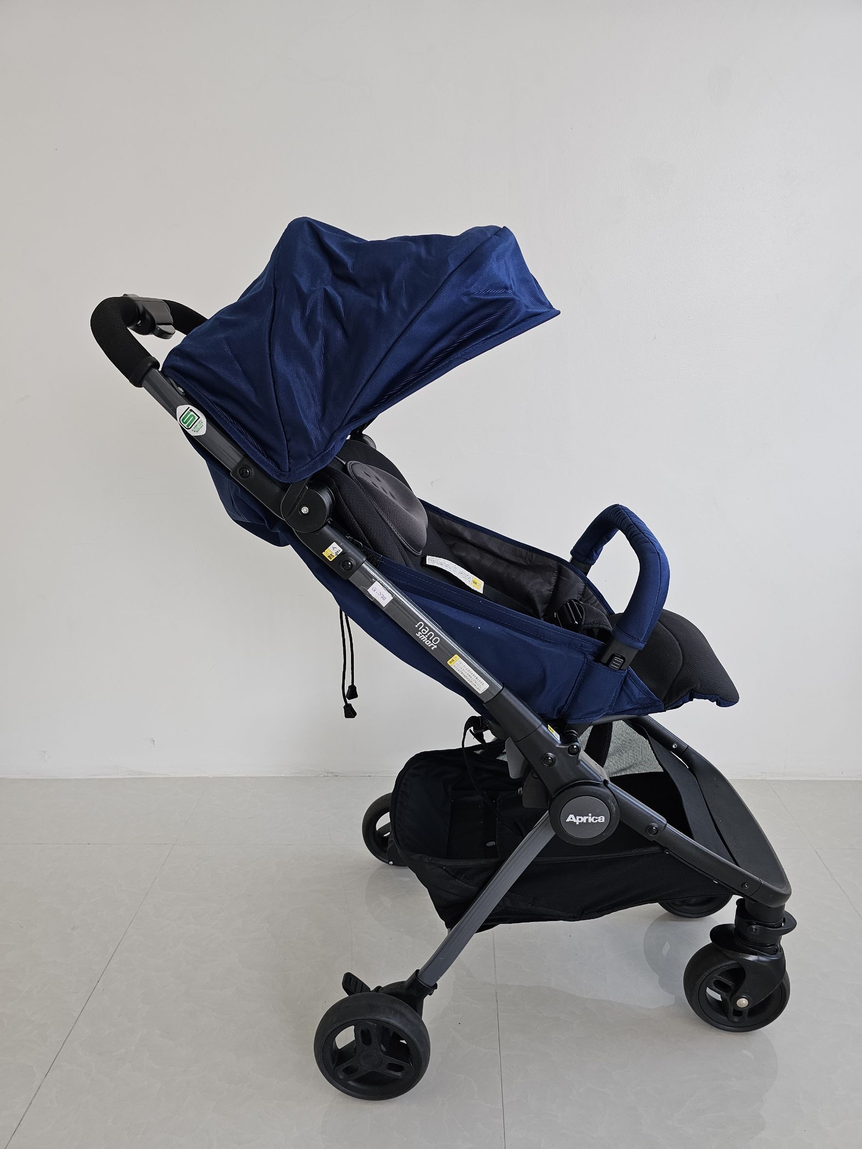 รถเข็น Aprica รุ่น nano smart สีน้ำเงิน