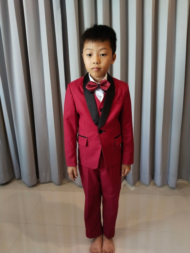 พร้อมเช่า ชุดสูทเด็กชาย สีแดง **พร้อมเช่าไซส์ 120,130,140,150,160,170**