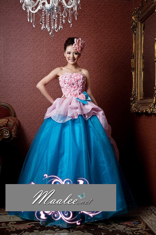 พร้อมเช่า ชุดแฟนซี ชุดราตรียาว เกาะอก สีฟ้า แต่งผ้าลูกไม้สีชมพูหวาน จับจีบกระตุกอย่างหรู