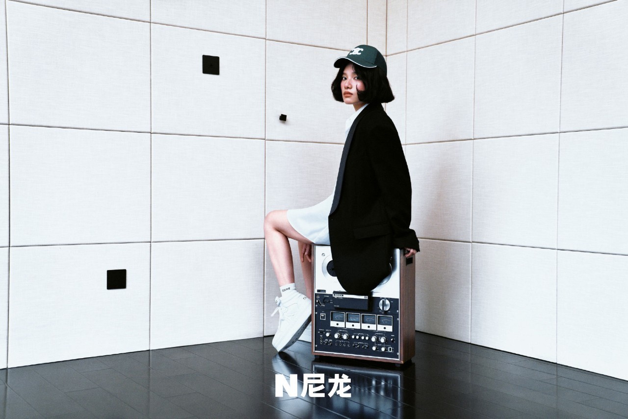 นิตยสาร NYLON จางจิ้งอี๋ เดือน 2/2023