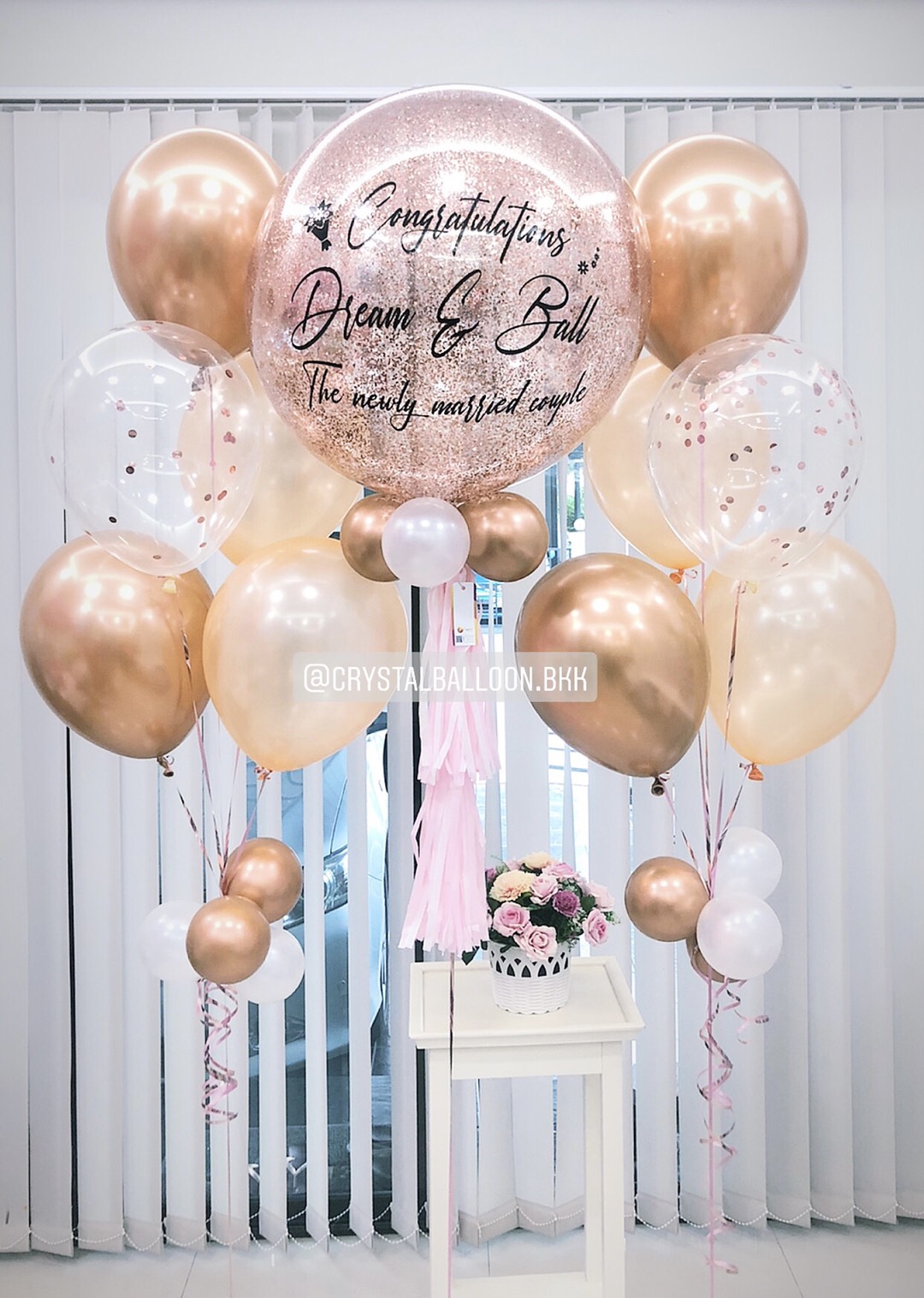 ลูกโป่ง แสดงความยินดี Bubble ขนาด 24" สียอดนิยม พร้อม ช่อลูกโป่ง 2 ช่อลูกโป่งใส ใส่ Confetti พร้อมตกเเต่ง สามารถเปลี่ยนสีลูกโป่ง/เปลี่ยนข้อความ/เปลี่ยนขนาดได้