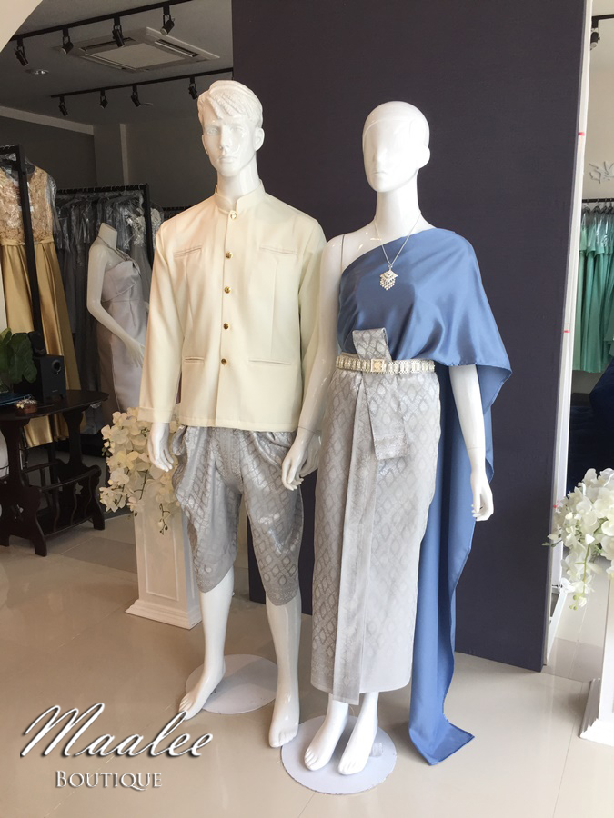 เช่า ชุดไทย ชุดเพื่อนเจ้าสาว ชุดไทยผ้าถุงสีเทาเงิน สไบเรียบ สีเทาอมฟ้า