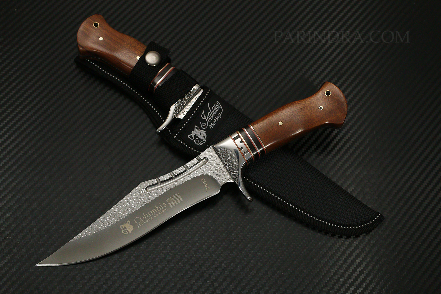 มีดเดินป่า COLUMBIA รุ่น SA82 ด้ามไม้ทรงโค้งเว้า ทรงใบมีดสวยมาก