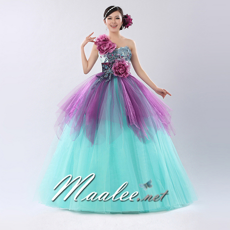 พร้อมเช่า ชุดแฟนซี ชุดราตรียาว ไหล่เฉียง สีฟ้ามิ้นต์ แต่งผ้าโปรงสีม่วง ประดับเลื่อมและดอกไม้