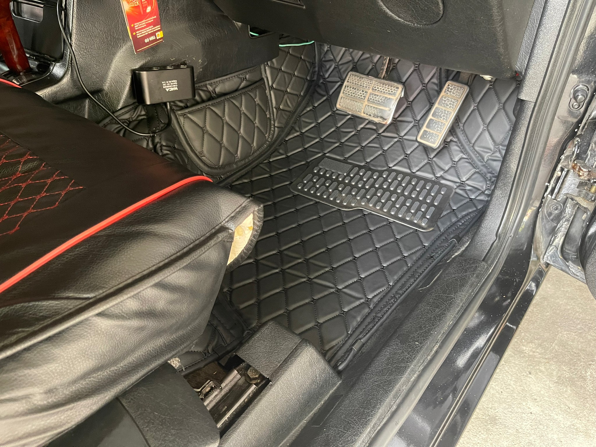 พรม6D Volvo 740 สีดำด้ายดำ