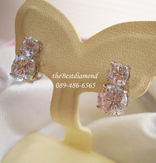 ==BE304RD+++ต่างหูเพชร สองเม็ด+++เก๋สุดๆ เรียบ หรู ดูมี class ฝังแบบหนามเตย เพชรCZ กลม เล่นไฟวิ๊งๆ อยู่ได้นานไม่ out