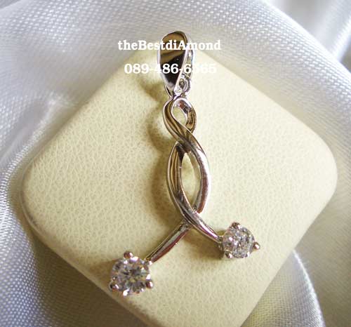 BP418RD+++จี้เพชร รูปเกลียวเพชร 2 เม็ด+++จี้เก๋ๆน่ารักๆ ดีไซน์เก๋มากๆ ออก Modern ใส่สวยกับทุกชุดเลยค่ะ