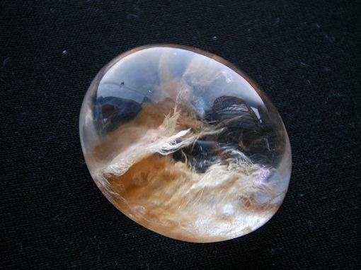 QU0006 QUARTZ โป่งข่ามแก้วใส แก้วเข้าแร่ แพรใหมเงิน แพรใหมทอง ห่อหุ้มทรัพย์ แก้วใสสวยสะอาด size 19.93x15.62x8.14 mm. QUARTZ จากพม่า