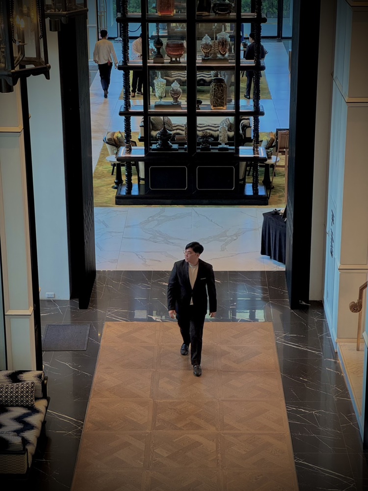 พร้อมเช่า ชุดสูทชาย สีดำ คลาสสิก รุ่นกระดุมเดียว (พร้อมเสื้อกั๊ก)