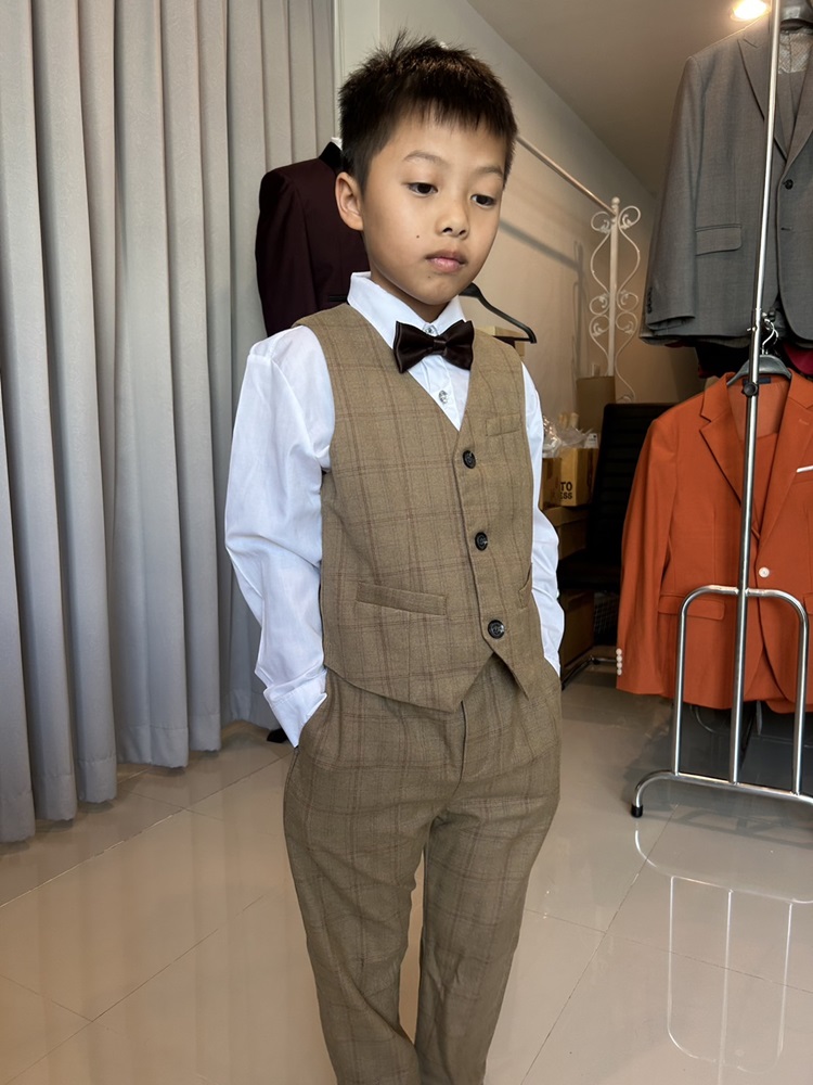 พร้อมเช่า ชุดสูทเด็กชาย สีน้ำตาลลายตาราง ** พร้อมเช่าไซส์ 110 130 **