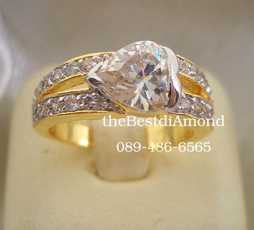 BR523+++แหวน Middle of love+++แหวนเพชรรูปหัวใจ วางแบบขวาง ประกบด้วยเพชรแถว 2 แถว ดูทันสมัยมากๆ เพชรเล่นไฟวิ๊งๆมากเลยค่ะ