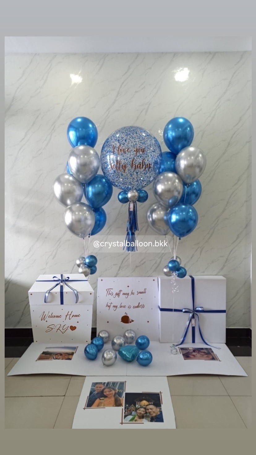 Surprise Box กล่องเซอร์ไพรส์ Bubble ขนาด 24" กลิตเตอร์สีน้ำเงิน , ลูกโป่งช่อ 7 ลูก 2 ช่อ , พร้อมตกแต่ง สามารถใส่รูปได้ 4 ใบ สามารถเปลี่ยนสีลูกโป่ง/เปลี่ยนข้อความได้