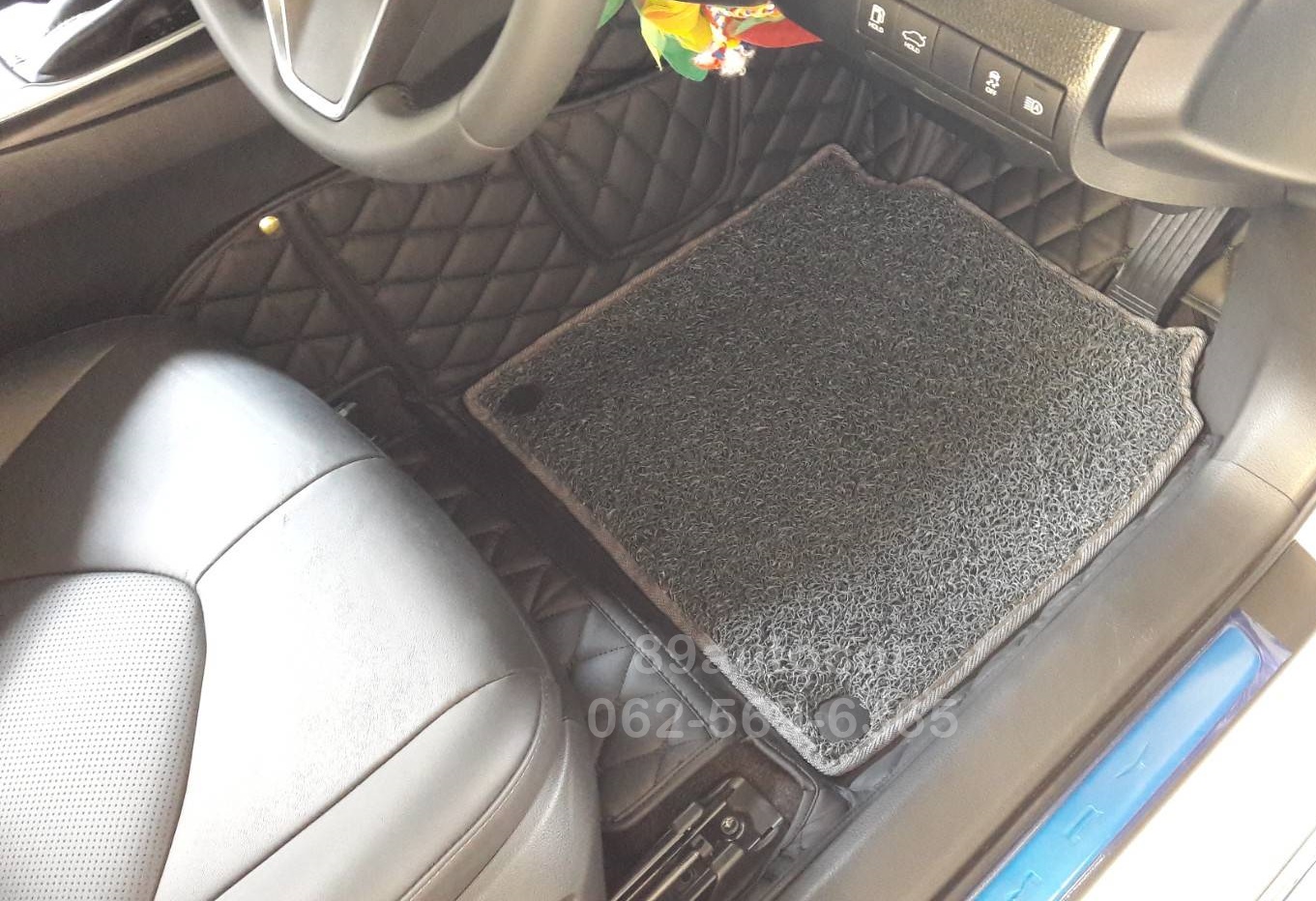 พรมรถยนต์ Toyota Camry 2020-2022 ปูพรม7D สีดำล้วน + พรมดักฝุ่นสีเทา