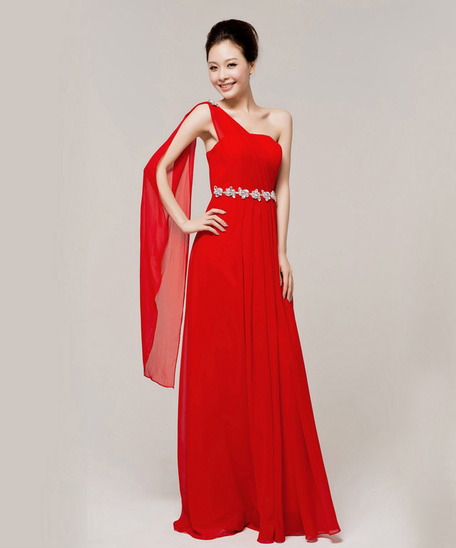 พร้อมส่ง ชุดราตรียาว ไหล่เดียว สีแดง จับเตรปสไตล์กรีก คาดคริสตัลช่วงเอว