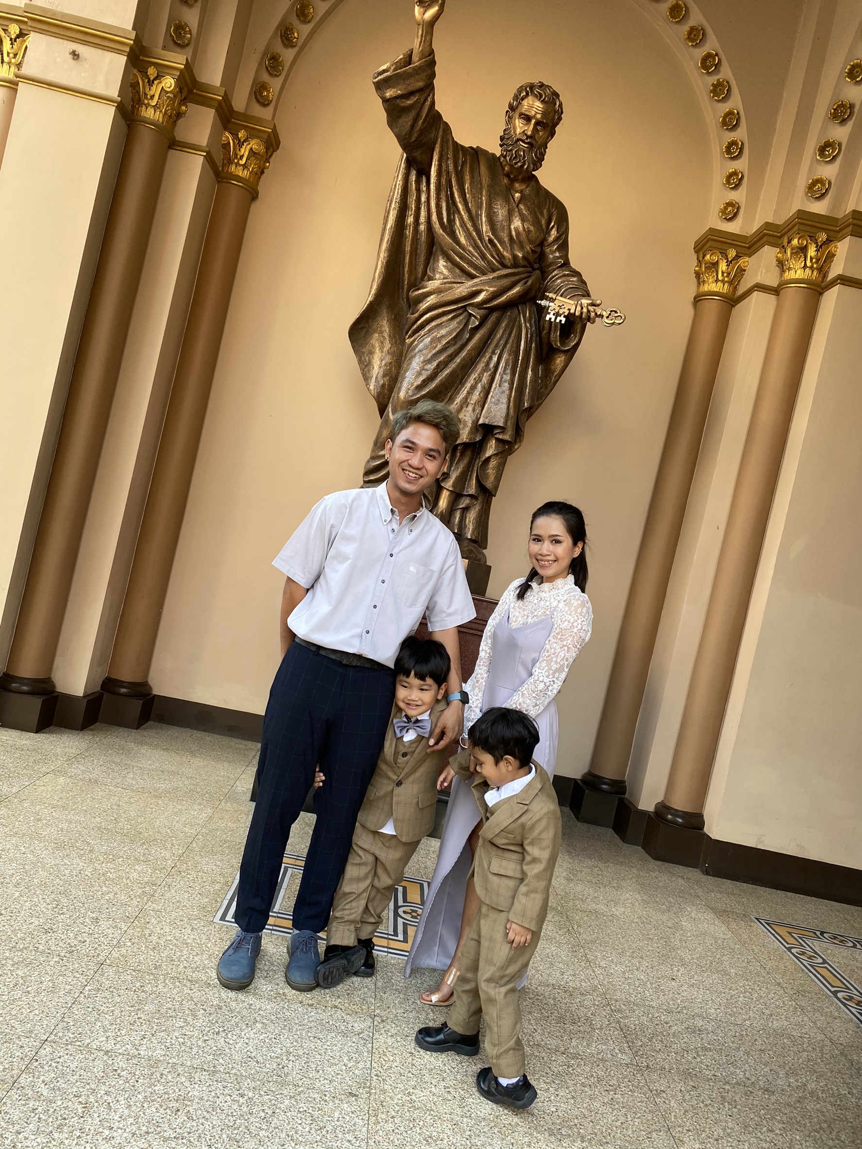 พร้อมเช่า ชุดสูทเด็กชาย สีน้ำตาลลายตาราง ** พร้อมเช่าไซส์ 110 130 **