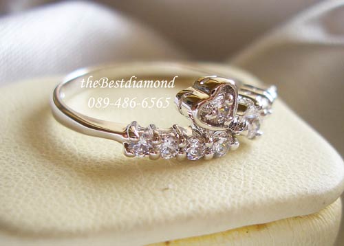 BR416RD+++แหวนแถวน่ารักๆ ดีไซน์ลงตัวสวยงาม +++ใช้เพชรหัวใจ ผสมพชรกลมได้ลงตัวสวยงาม เพชรสวย แบบน่ารักๆ ใส่ติดนิ้วได้เลยค่ะ