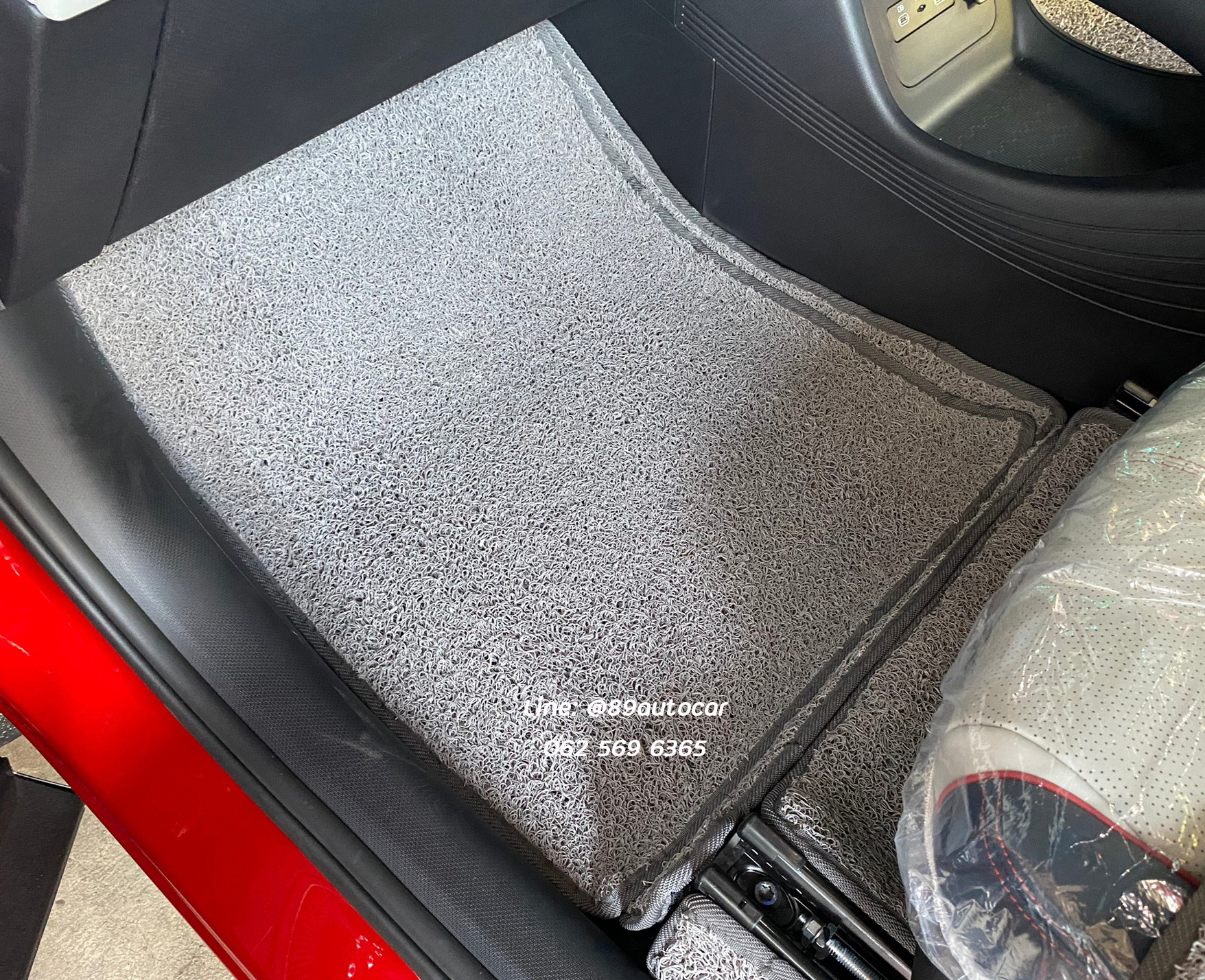 พรมดักฝุ่น BYD Atto3 ev ปูพรมไวนิลดักฝุ่นสีเทาขอบเทา