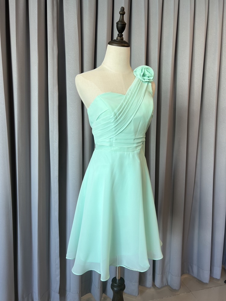 พร้อมส่ง ชุดราตรีสั้น ชุดเพื่อนเจ้าสาว สีเขียวอ่อน Green-001D