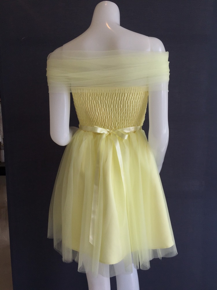 พร้อมส่ง ชุดราตรีสั้น เพื่อนเจ้าสาว แบบ A ผ้าแยกชิ้น ใส่แบบเกาะอก หรือ ปิดไหล่ก็ได้ สีเหลือง (จับสม๊อกด้านหลัง)