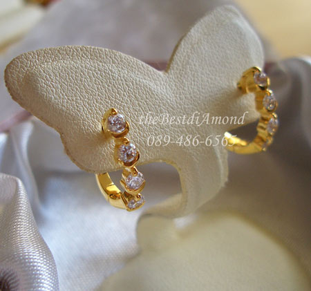 BE926++ต่างหูห่วงเพชร 4 เม็ด+++แบบเรียบๆแต่ดูดี ไม่มี out แบบยอดนิยมเป็นต่างหุแถว เพชรแวววาว ไม่เล็กไม่ใหญ่เกินไป