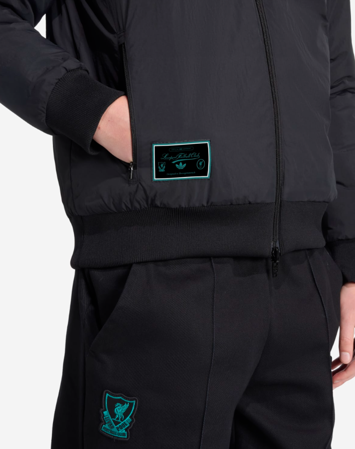 เสื้อแจ็คเก็ตลิเวอร์พูลอาดิดาส 25/26 Icons Reversible ใส่ได้ 2 ด้านของแท้