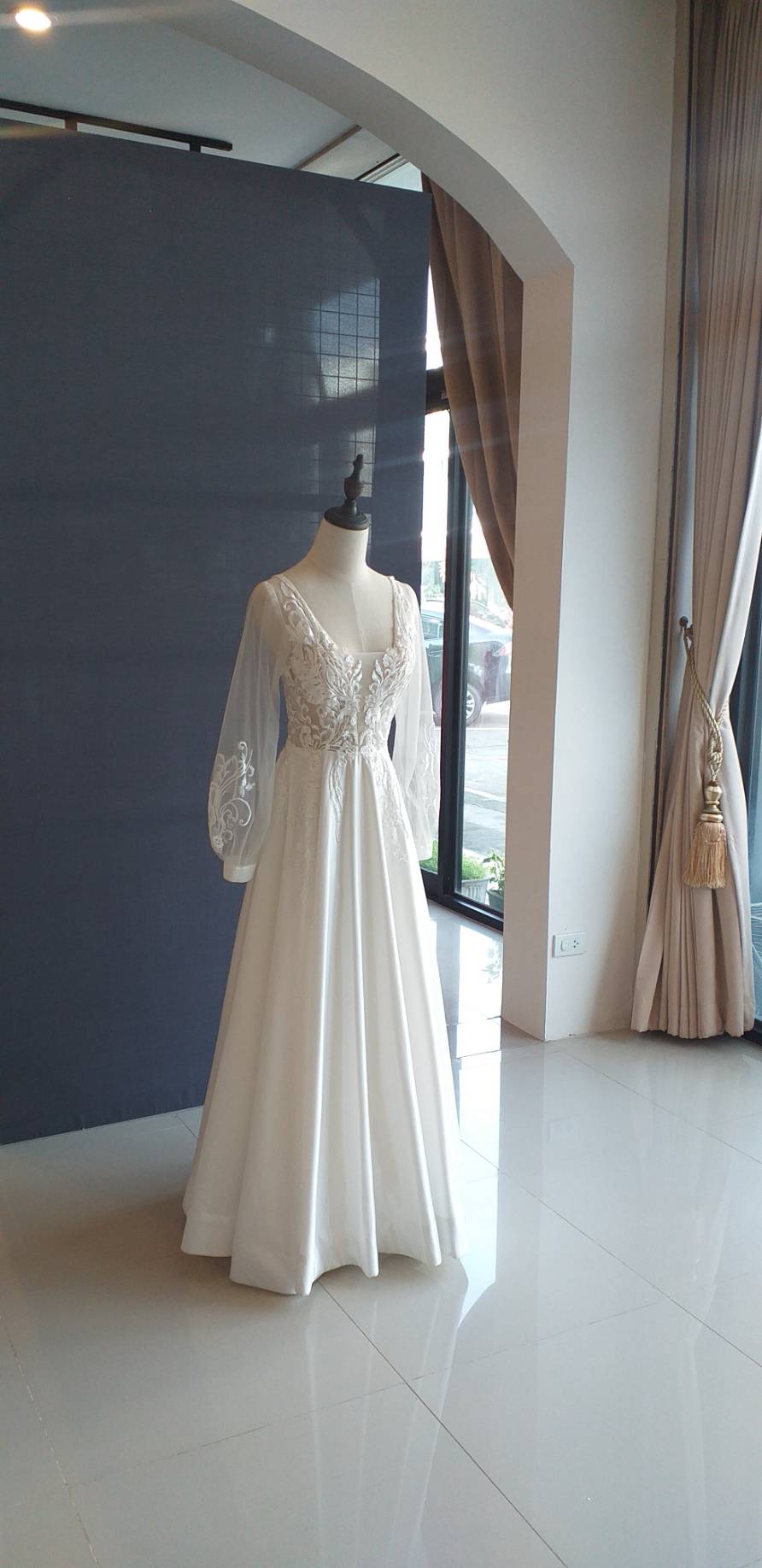 พร้อมเช่า ชุดแต่งงาน มินิมอล งานหมั้น แขนยาวแต่งลูกไม้