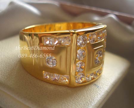 ****แหวนชายแบบ Modernสุดๆๆๆคะ ดู Man มาก หน้าแหวนเดีไซน์เป็น สี่เหลี่ยมคะ ทันสมัยสุดดดด รหัส BR804