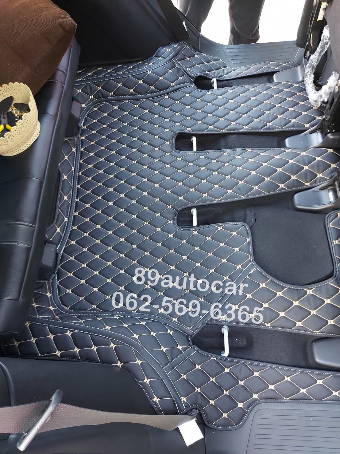 ตัดพรมในรถ Honda BR-V 7 ที่นั่ง ปูพรม7D สีดำด้ายทอง + พรมดักฝุ่นสีเทา เข้ารูป