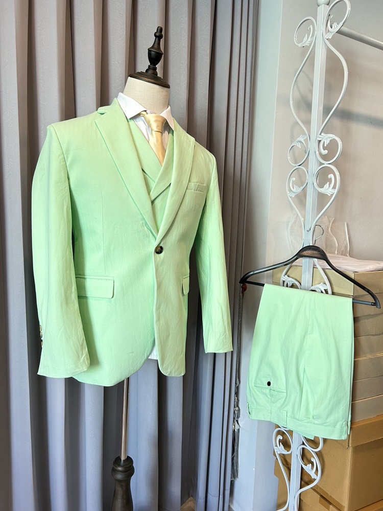 พร้อมเช่า ชุดสูทชาย สีส้มพาสเทล 1 กระดุม (พร้อมเสื้อกั๊ก) ผ้า Cotton twill 100% ทอลายในตัว