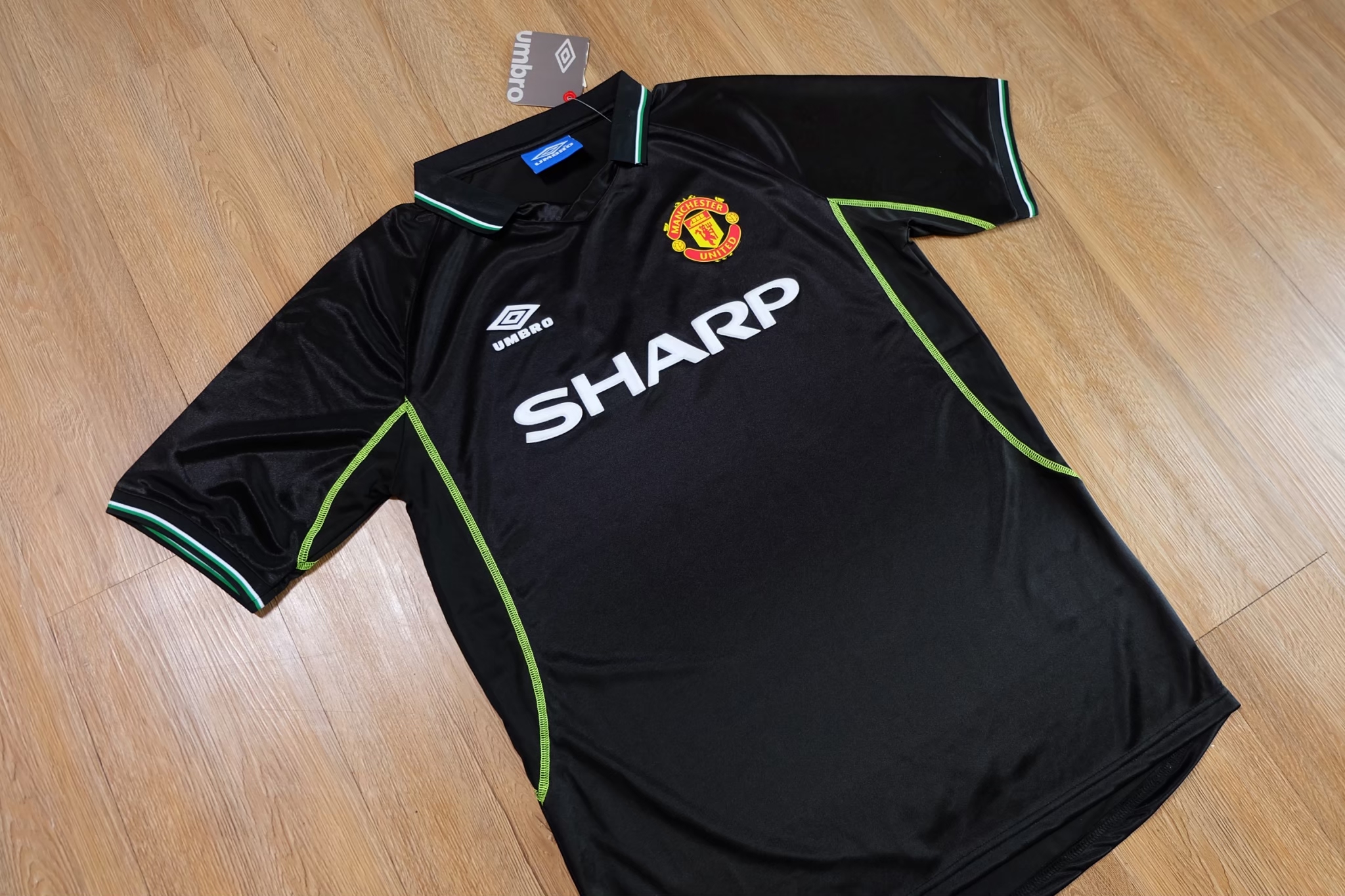Manchester United 1998/99 Third Kit เสื้อบอลแมนยูย้อนยุค Sharp Umbro Black