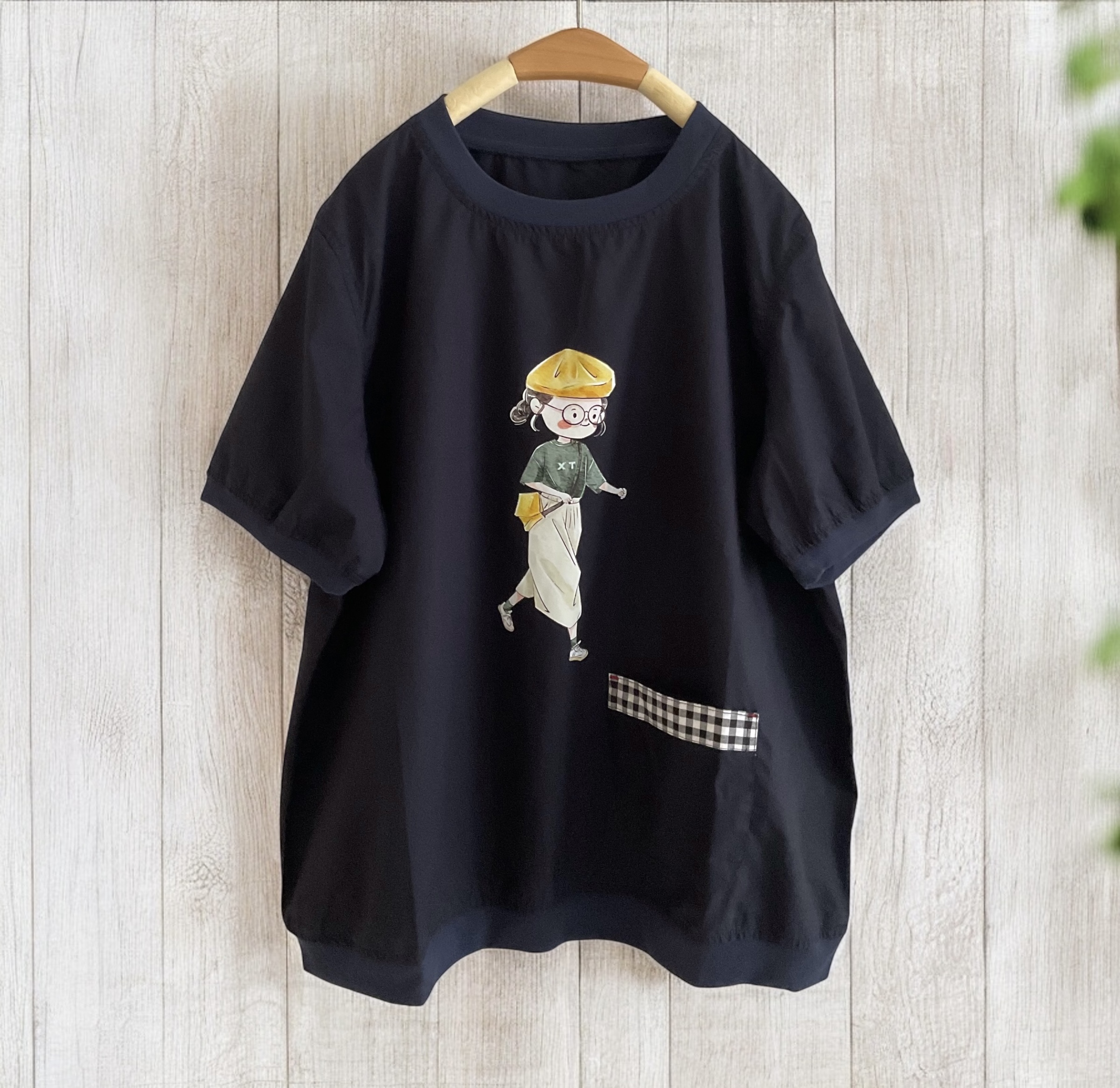 เสื้อผ้าฝ้ายสกรีนลายแต่งกระเป๋า