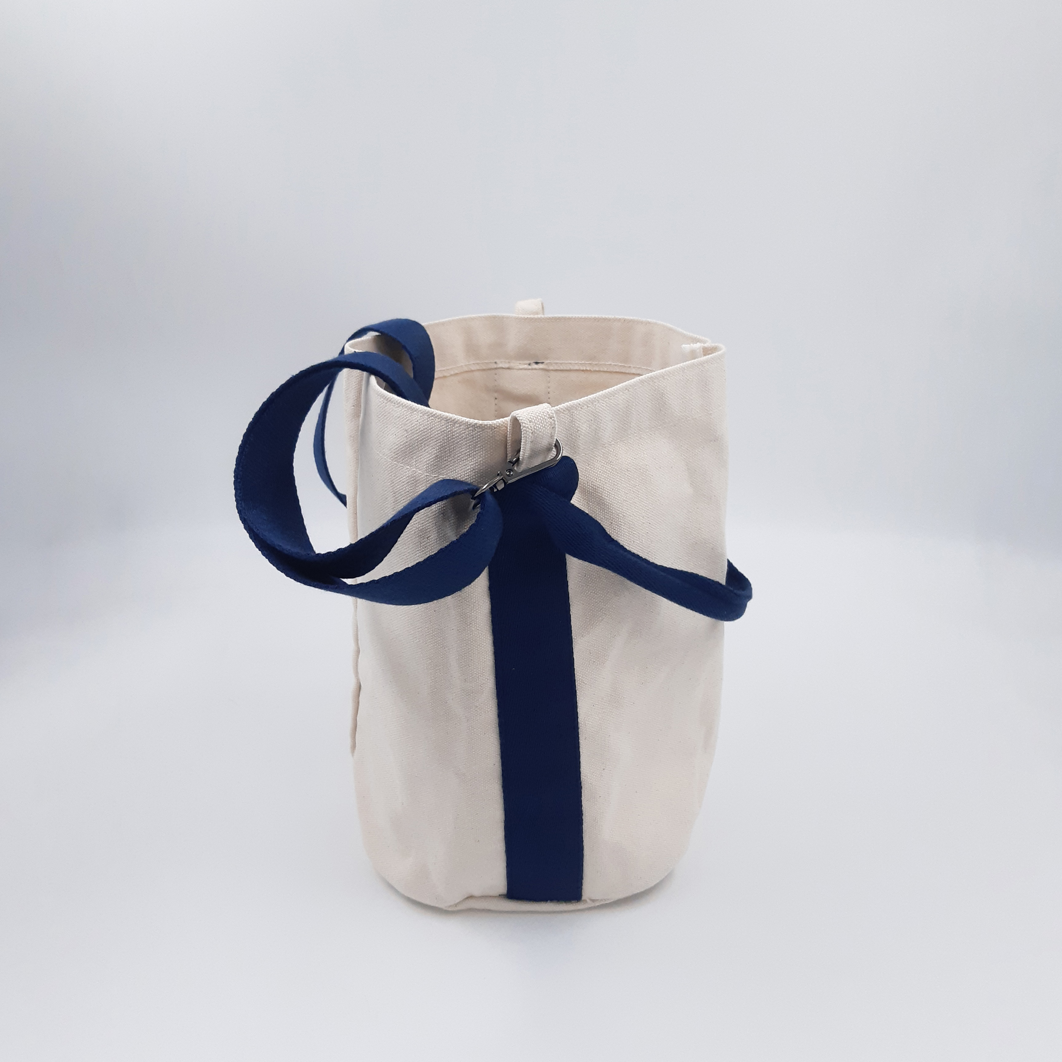 สกรีนโลโก้บนกระเป๋าสะพาย